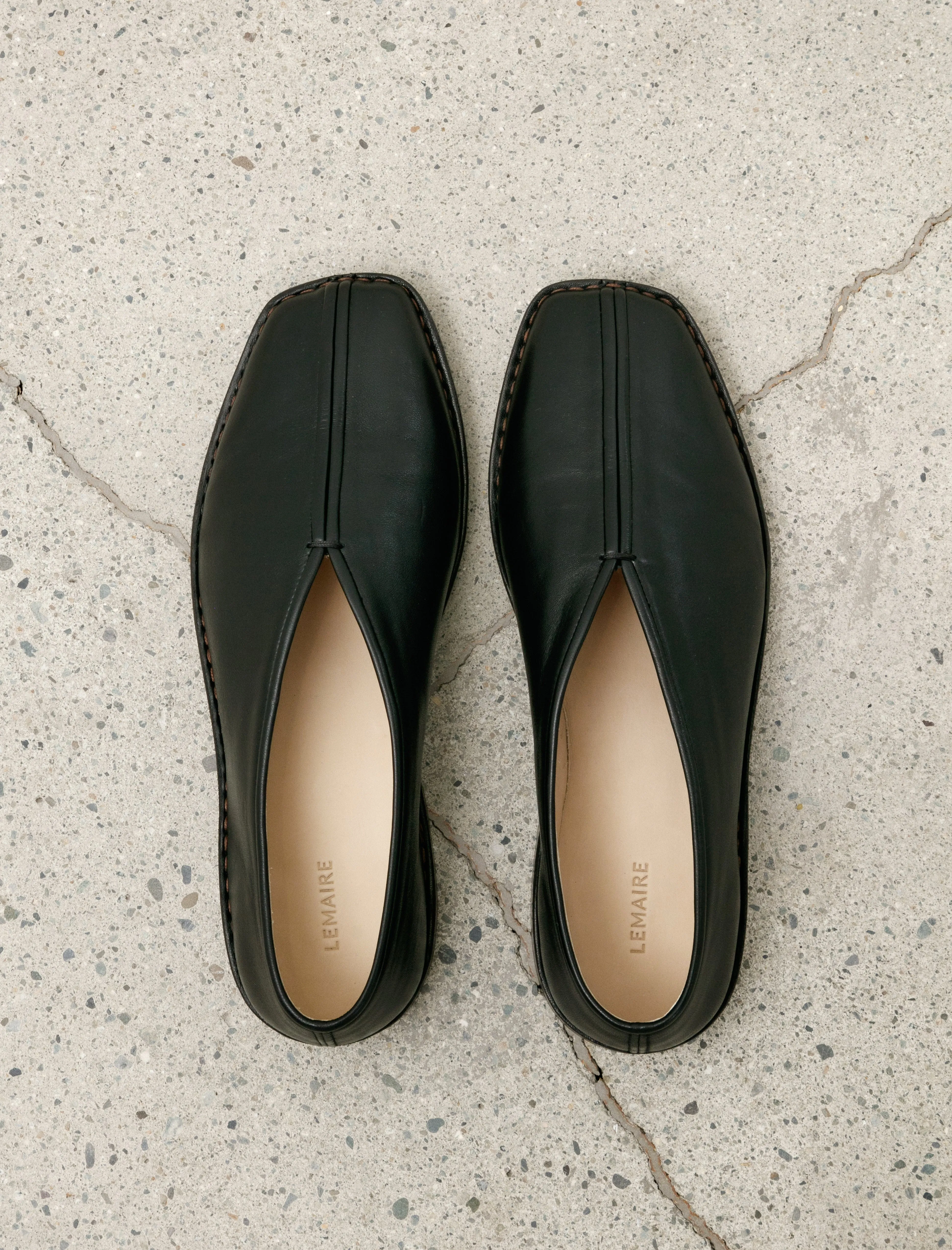 Flat Piped Slippers Black