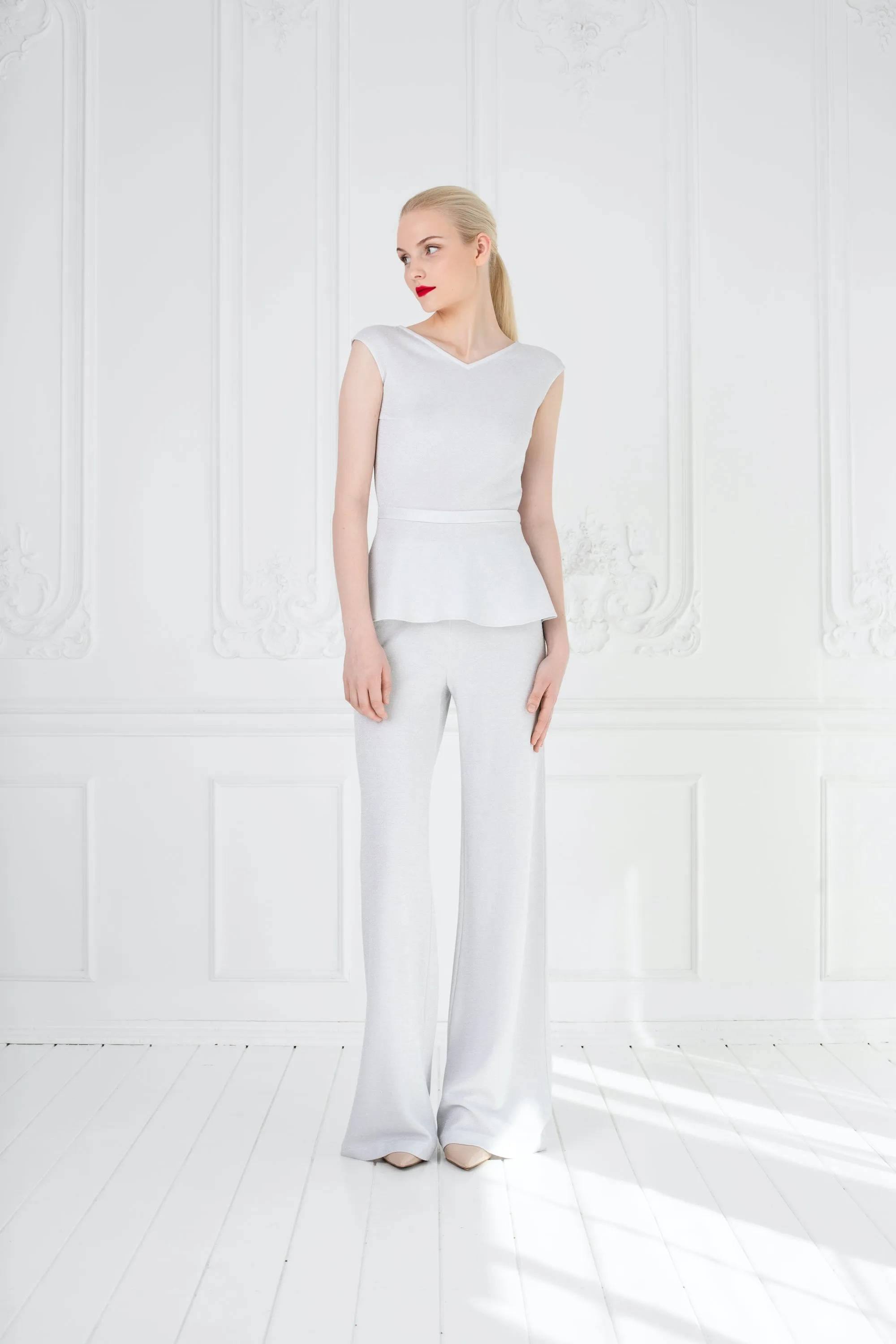 IRIS SILVER WHITE SLIGHTLY GLITTERING VISCOSE-BLEND PEPLUM TOP WITH A BELT