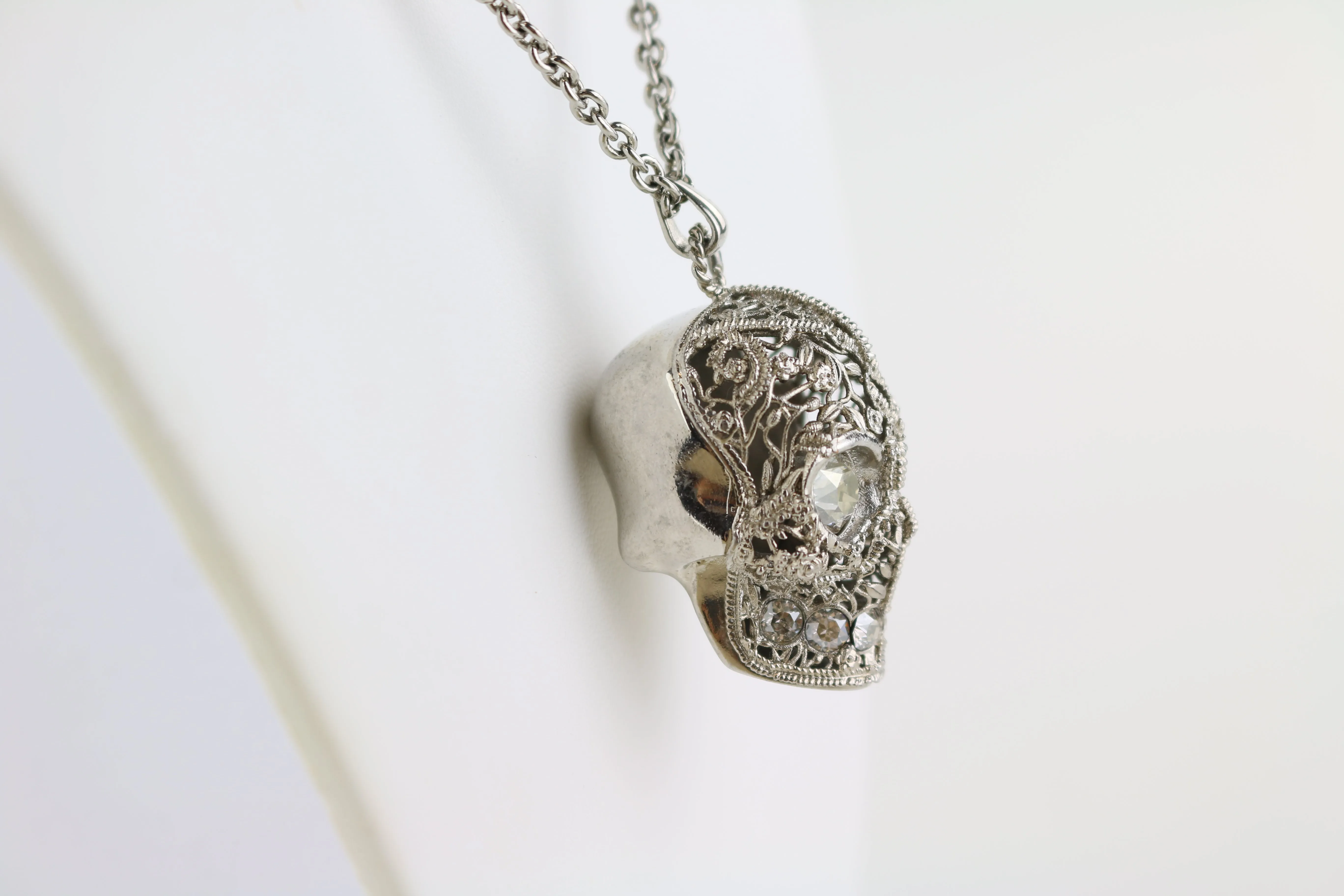 Silver/Crystal Skull Necklace