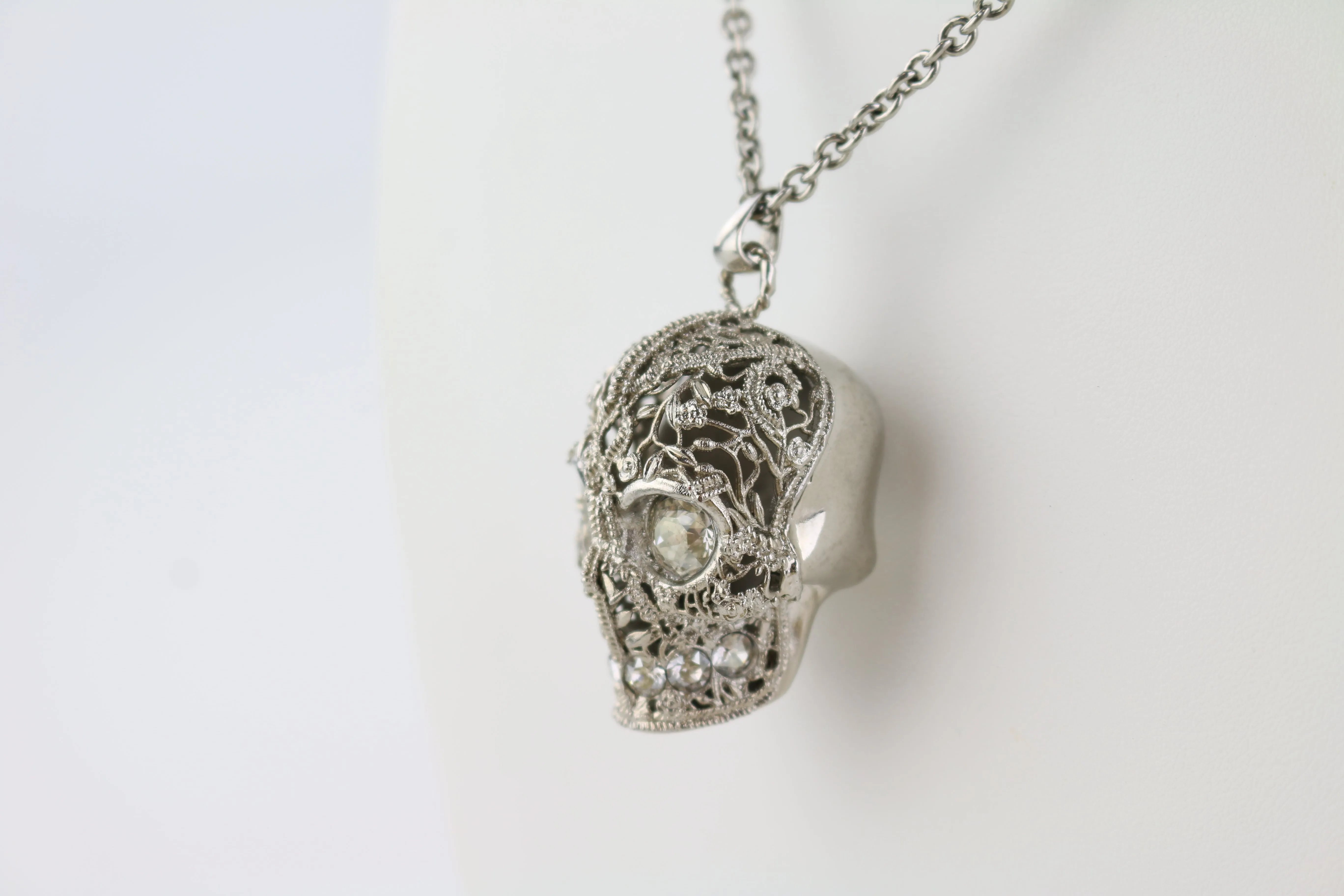 Silver/Crystal Skull Necklace